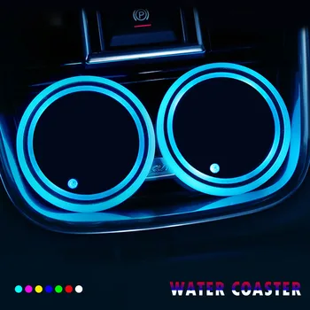 LED Puodelio Laikiklis Lemputės Automobilių Padėkliukai su 7 Spalvų šviesų USB Įkrovimo Fluorescentinė Taurės Trinkelėmis Atmosfera Lempos Gerti Kilimėlis