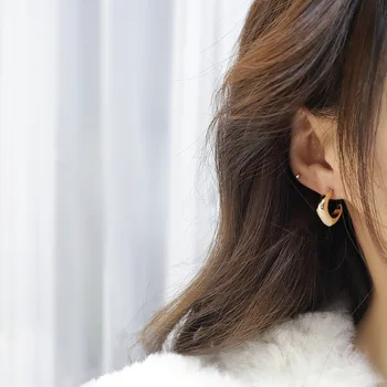 Korėjos bižuterijos paprasta C formos stiliaus 14 KARATŲ tikru auksu auskarai paprasta temperamentas ir turtinga moterų kasdien laukinių auskarai